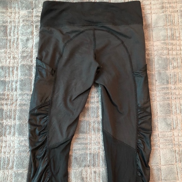 Lululemon crop leggings - Picture 1 of 5